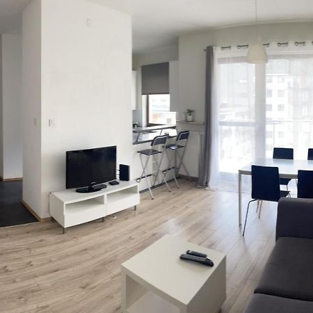 Apartament Obrzezna Airport Varsóvia Exterior foto